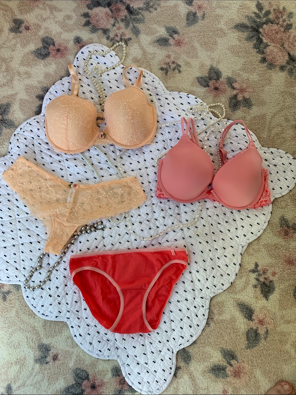 Women’s Peach and Coral Lace Molded Bra Set - Brand: DKNY and Gap Body